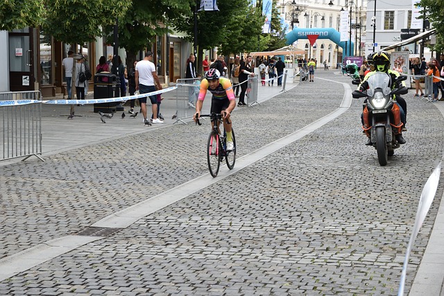 3月25日4场足球赛事前瞻 中国VS澳大利亚，印尼VS巴林.